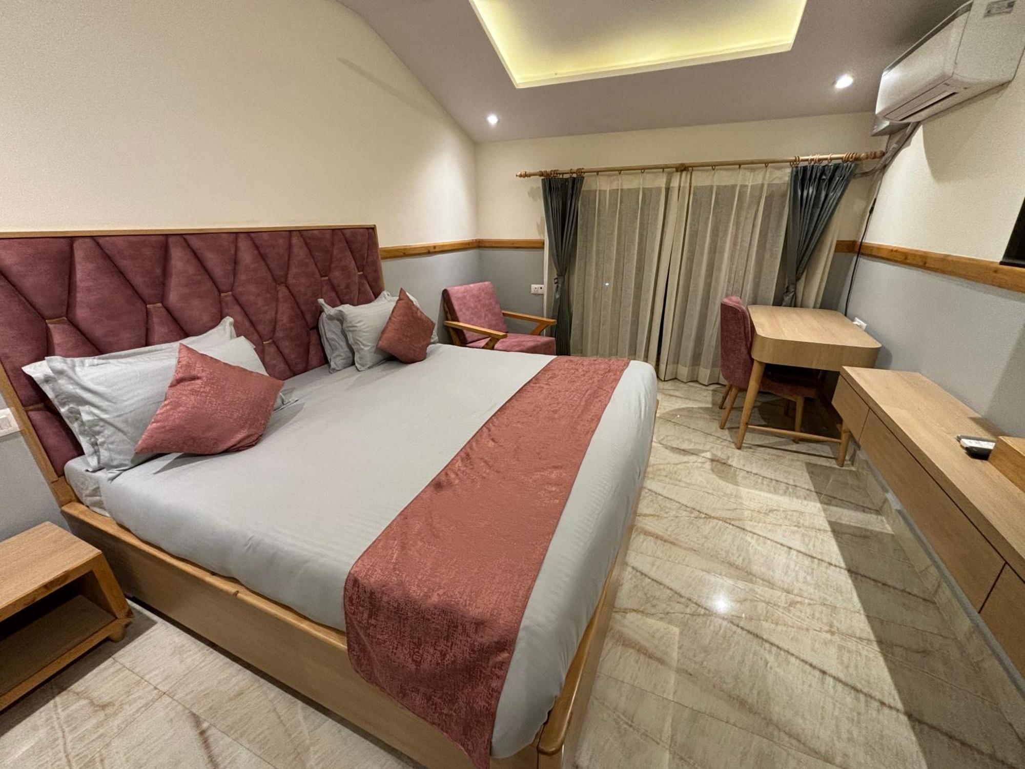 The Cocoon Bed and Breakfast Ντεχραντούν Εξωτερικό φωτογραφία