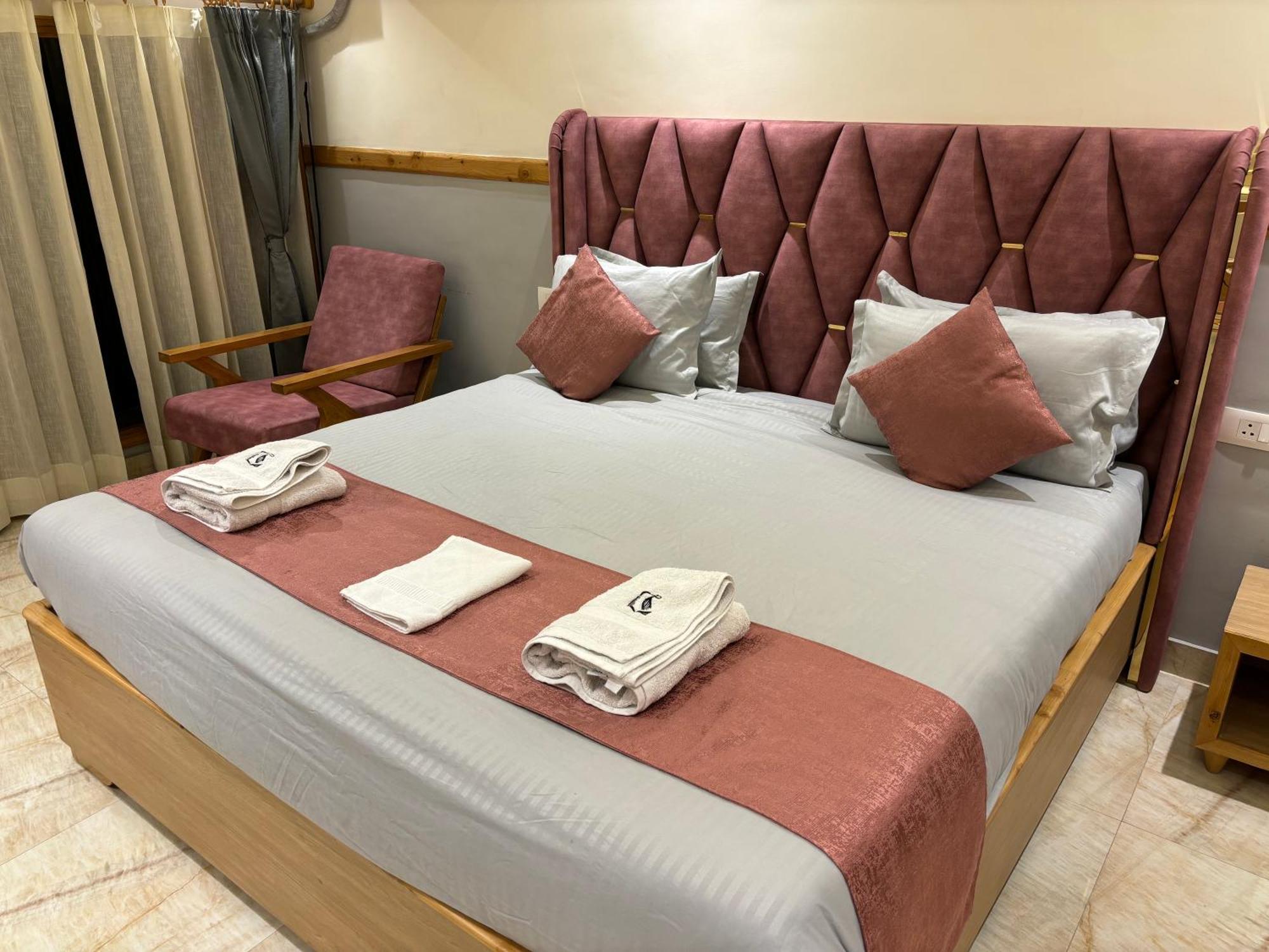 The Cocoon Bed and Breakfast Ντεχραντούν Εξωτερικό φωτογραφία